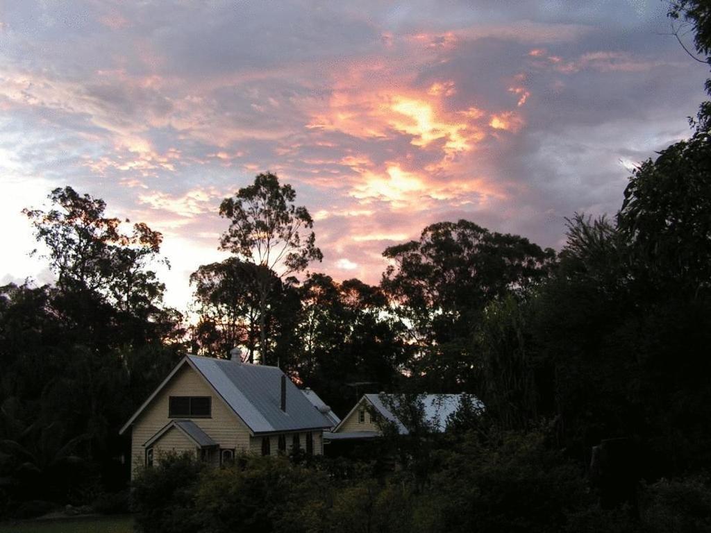 Glass House Mountains Ecolodge Экстерьер фото