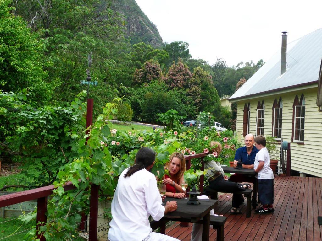 Glass House Mountains Ecolodge Экстерьер фото