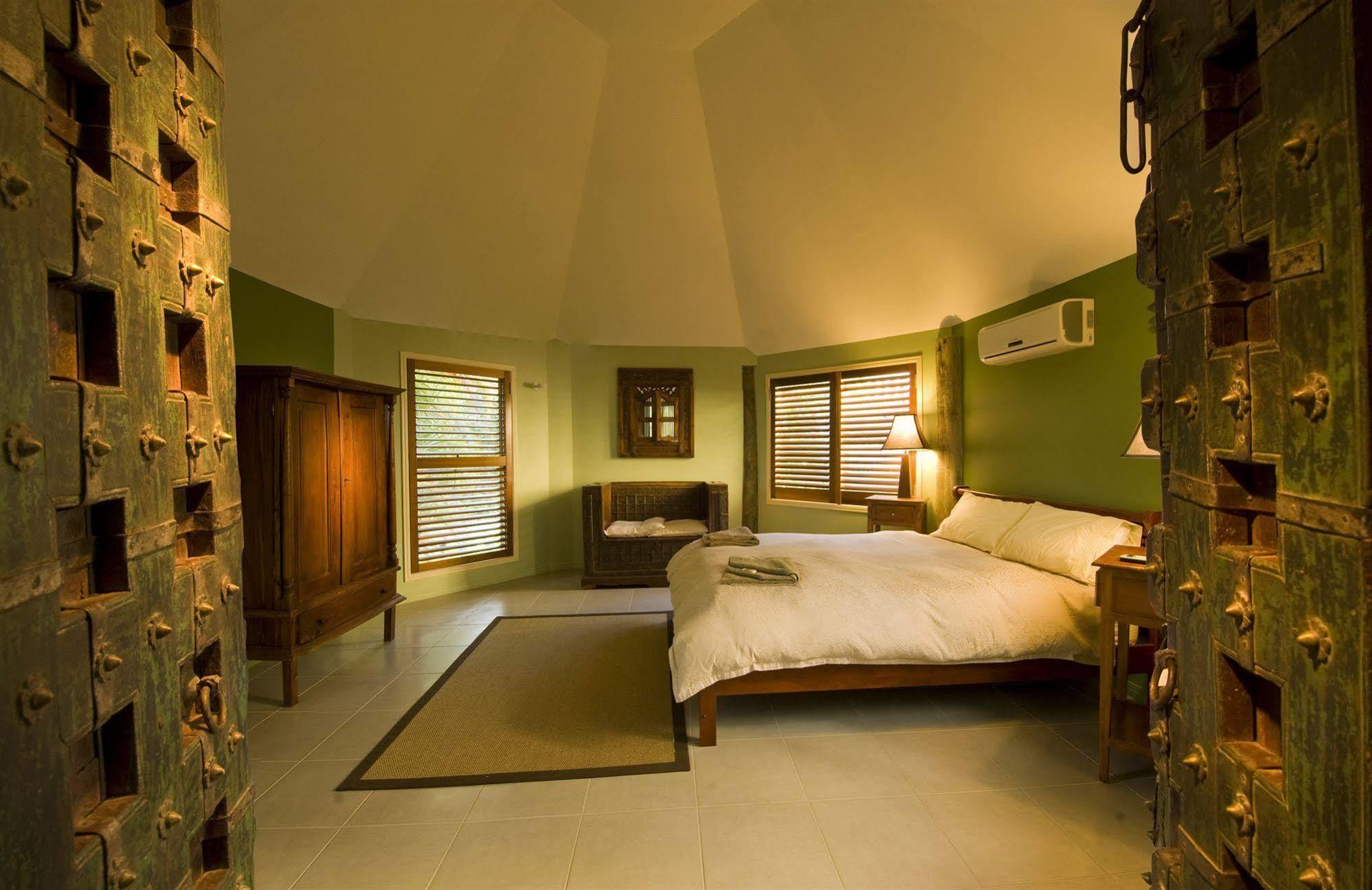Glass House Mountains Ecolodge Экстерьер фото